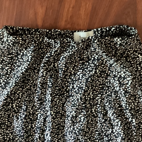 Becaal Chic Black and White maxi w elastic waist Skirt size medium - Picture 3 of 6
